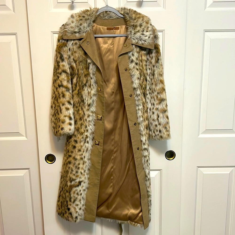 vintage Sportowne Leopard Fur coat